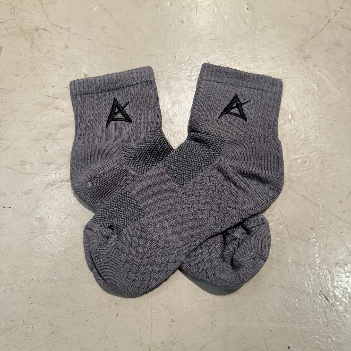 AKIV Mid-Cut Light Cushion Running Socks